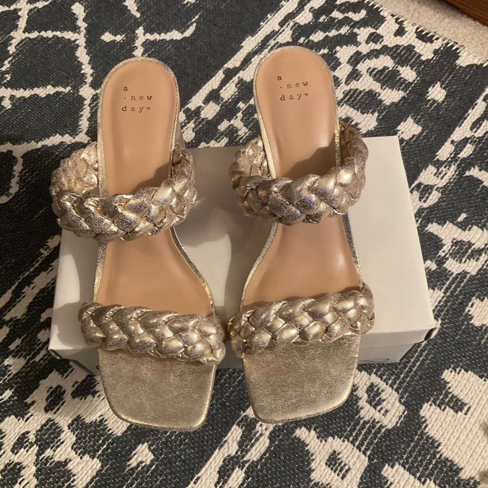 a .new day heels